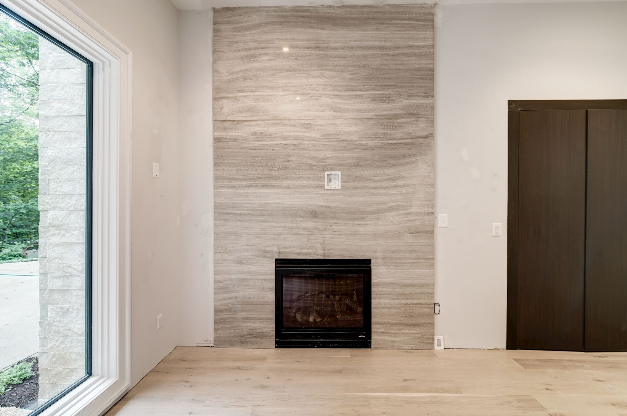 Crest 13 Image gallery image